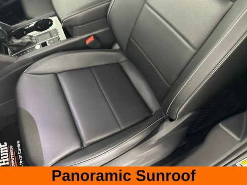 Used 2023 Volkswagen Atlas SE w/ Panoramic Sunroof Package FWD image 12