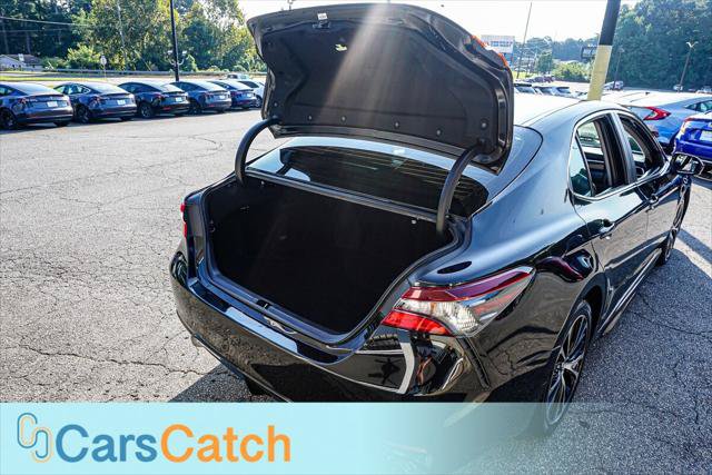 Used 2018 Toyota Camry SE FWD image 36
