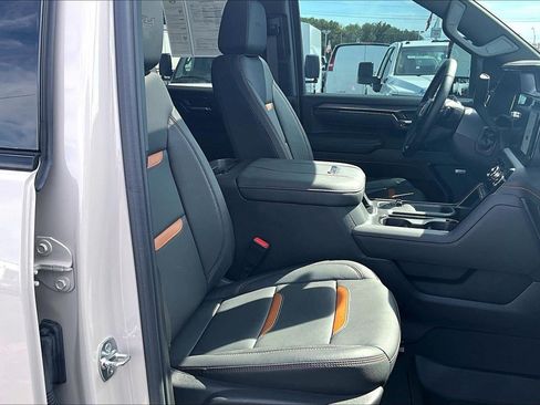 Used 2026 GMC Sierra 2500 AT4 w/ AT4 Premium Plus Package AWD/4WD image 7