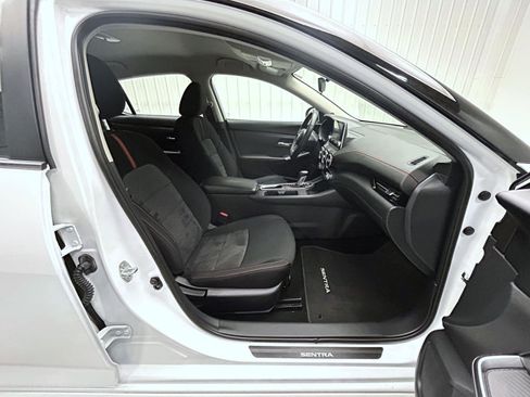 Used 2024 Nissan Sentra SR FWD image 15