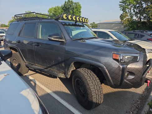 Used 2021 Toyota 4Runner Venture w/ Moonroof Package AWD/4WD image 1