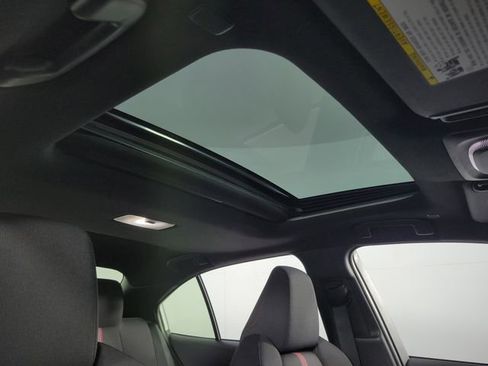 Used 2024 Toyota Corolla SE w/ SE Package image 18