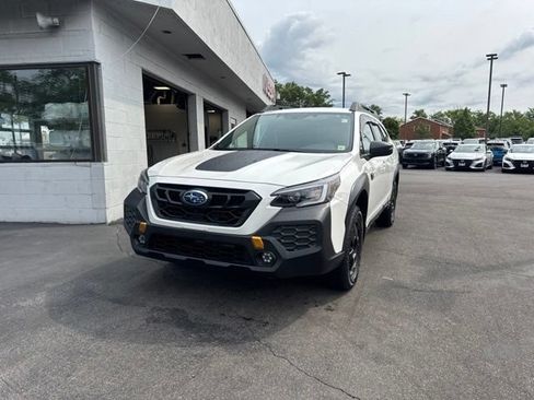 Used 2025 Subaru Outback Wilderness AWD/4WD image 5