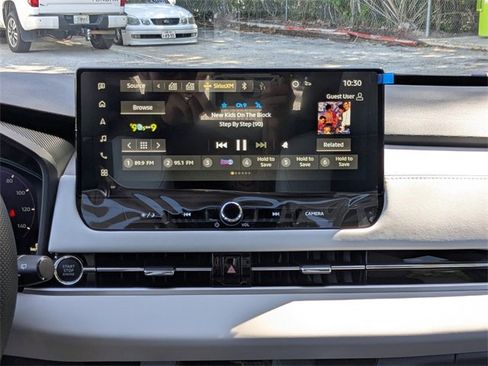 New 2025 Mitsubishi Outlander SE image 19