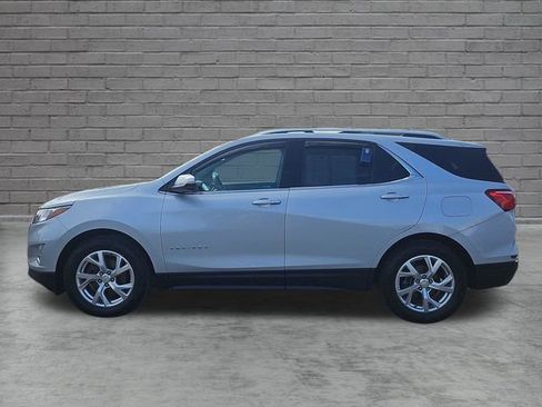 Used 2019 Chevrolet Equinox LT w/ Sun & Navigation Package FWD image 2