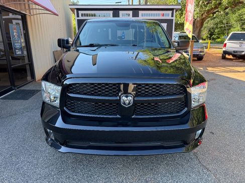 Used 2017 RAM 1500 Express RWD image 2