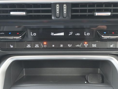 Used 2025 MAZDA CX-90 3.3 Turbo w/ Preferred Package AWD/4WD image 28