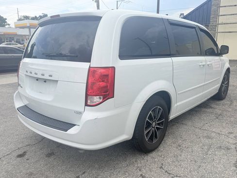 Used 2016 Dodge Grand Caravan SXT w/ UConnect Hands-Free Group FWD image 5