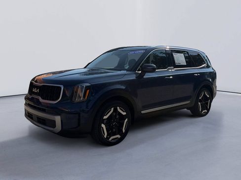 Used 2023 Kia Telluride EX w/ EX Captain's Chair Package FWD image 7