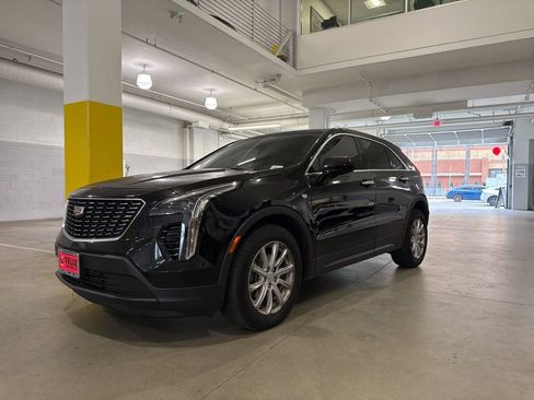 Used 2022 Cadillac XT4 Luxury w/ Cold Weather Package image 1