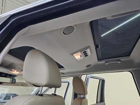 Used 2016 Land Rover LR4 HSE image 42