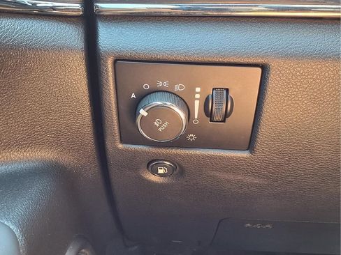 Used 2019 Jeep Grand Cherokee High Altitude AWD/4WD image 11