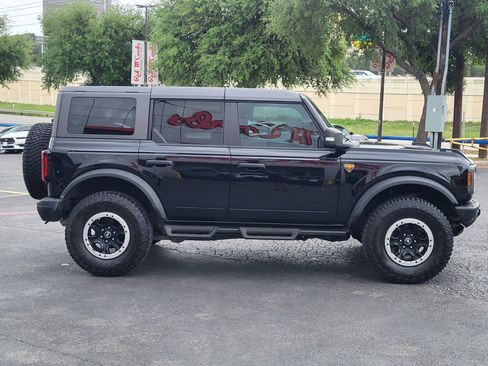 Certified 2024 Ford Bronco Badlands image 2