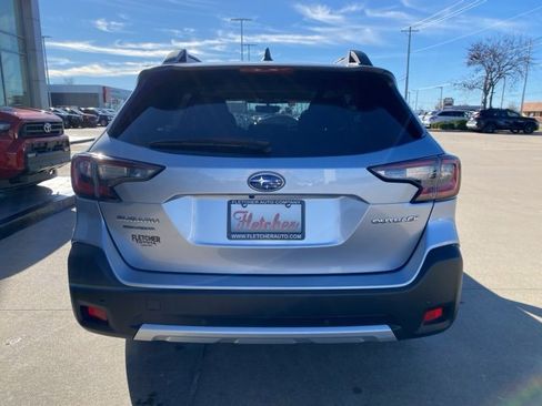 Used 2023 Subaru Outback Limited image 3