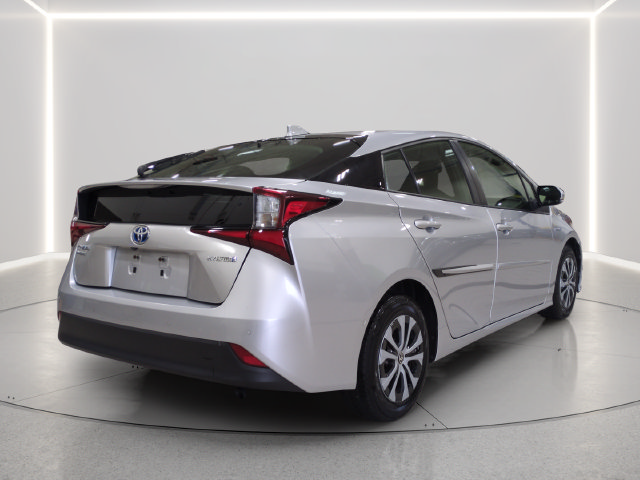 Used 2022 Toyota Prius LE AWD/4WD image 5