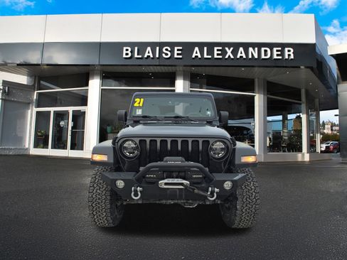 Used 2021 Jeep Wrangler Sport image 9
