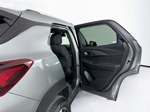 Used 2025 Chevrolet TrailBlazer LT image 28