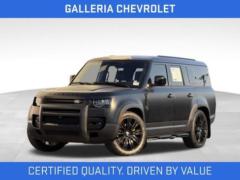 Used 2023 Land Rover Defender 130 SE AWD/4WD image 2