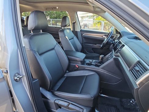 Used 2021 Volkswagen Atlas SE w/ Panoramic Sunroof Package image 10