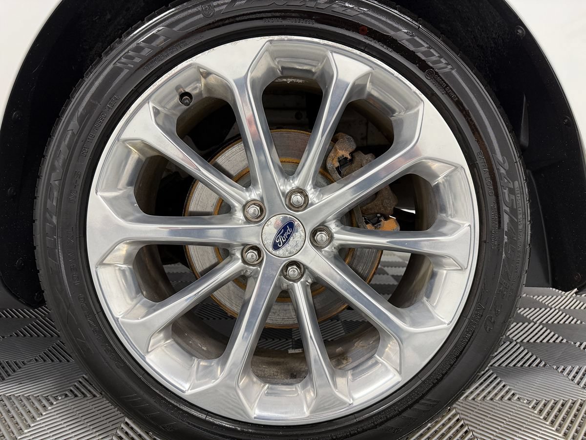 Used 2019 Ford Taurus Limited AWD/4WD image 31