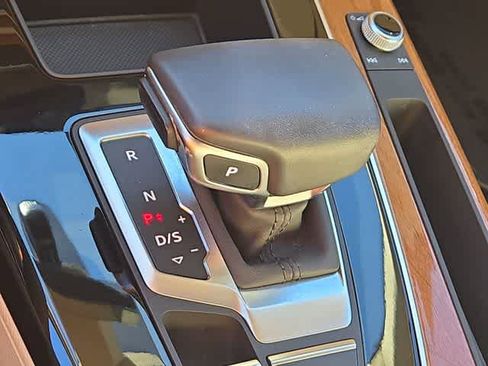 Used 2022 Audi Q5 2.0T Premium w/ Convenience Package AWD/4WD image 31