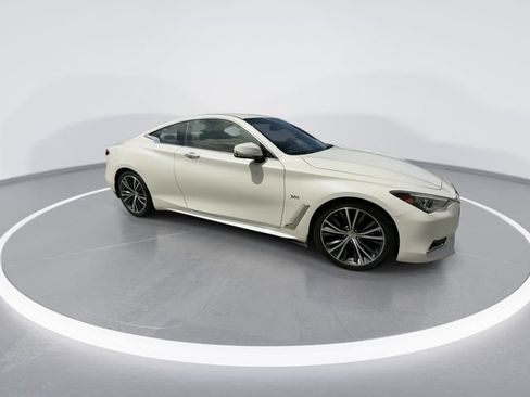 Used 2018 INFINITI Q60 3.0t Luxe w/ Sensory Package 3.0T Luxe RWD image 9
