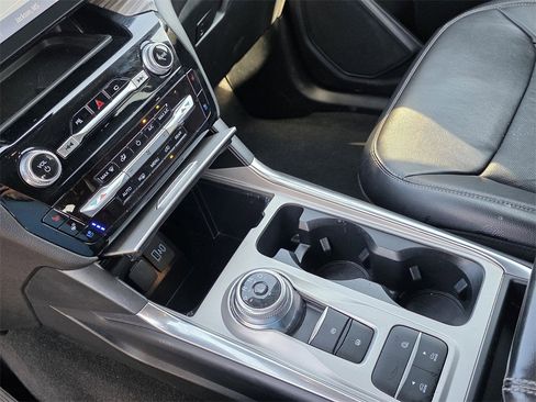 Used 2023 Ford Explorer Limited w/ Equipment Group 301A image 21