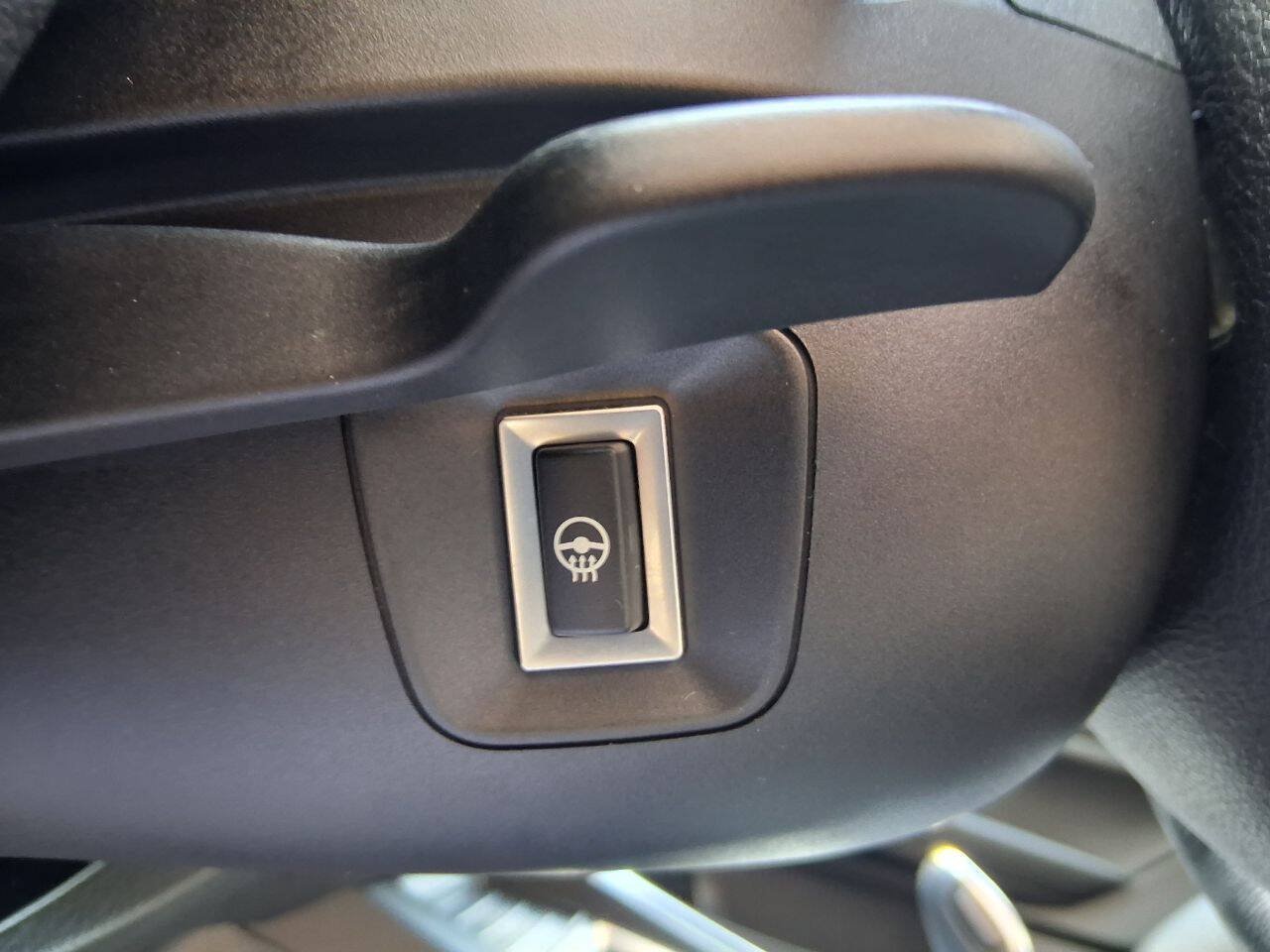 Used 2019 BMW 230i Coupe w/ Convenience Package RWD image 18