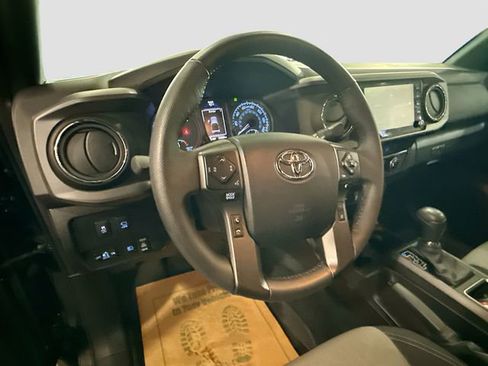 Used 2023 Toyota Tacoma TRD Sport w/ Advanced Technology Package image 12