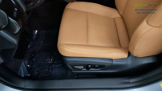 Used 2025 Lexus UX 300h FWD w/ Accessory Package (Z1) image 44