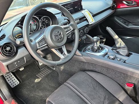 New 2026 MAZDA MX-5 Miata Club w/ Interior Package RWD image 28