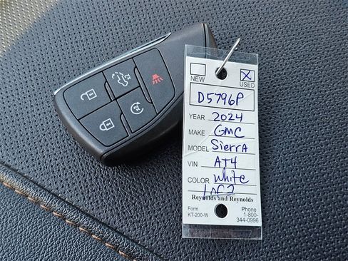 Used 2024 GMC Sierra 1500 AT4 w/ Technology Package image 30