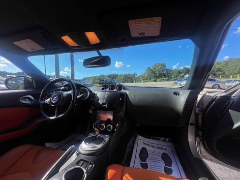 Used 2011 Nissan 370Z Touring image 12