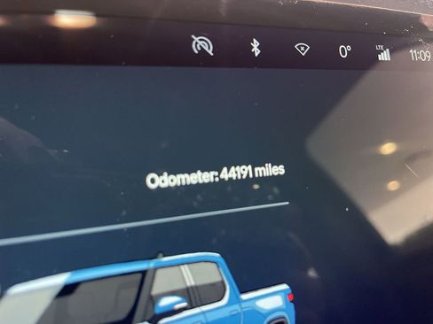 Used 2022 Rivian R1T Launch Edition image 11