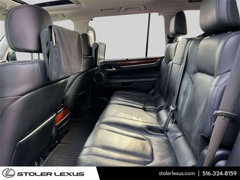 Used 2017 Lexus LX 570 4WD w/ Luxury Package image 16