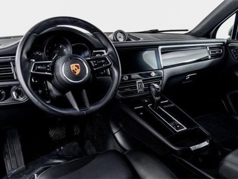 Used 2022 Porsche Macan S w/ Premium Package Plus image 2