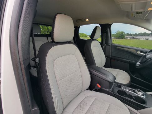 Used 2023 Ford Escape Active w/ Tech Pack #2 AWD/4WD image 32