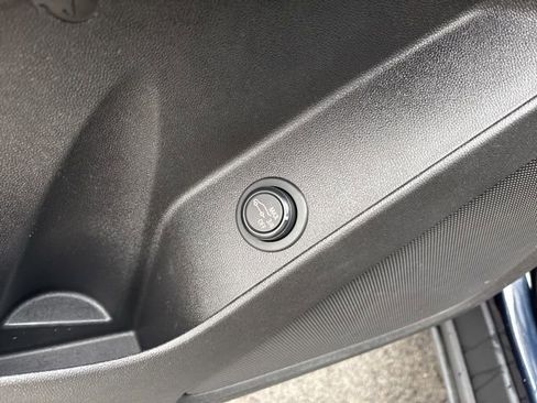 Used 2020 Chevrolet Equinox LT image 42