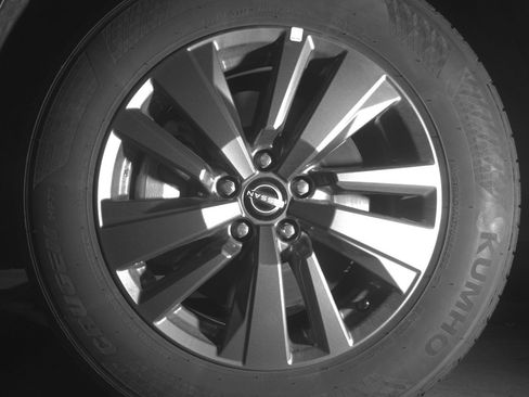 Used 2025 Nissan Pathfinder SV image 12