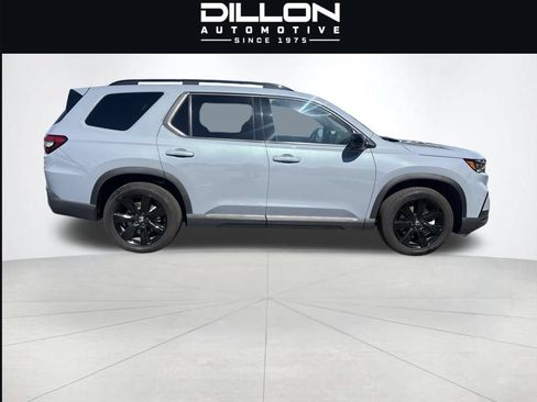 Used 2025 Honda Pilot Black Edition image 6