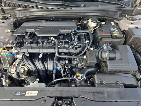 Used 2025 Hyundai Elantra SEL FWD image 35