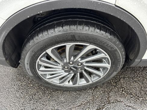 Certified 2023 Lincoln Corsair Reserve w/ Equipment Group 202A image 10