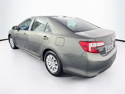 Used 2012 Toyota Camry LE FWD image 5