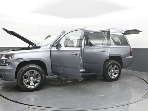Used 2020 Chevrolet Tahoe LT w/ Luxury Package AWD/4WD image 39
