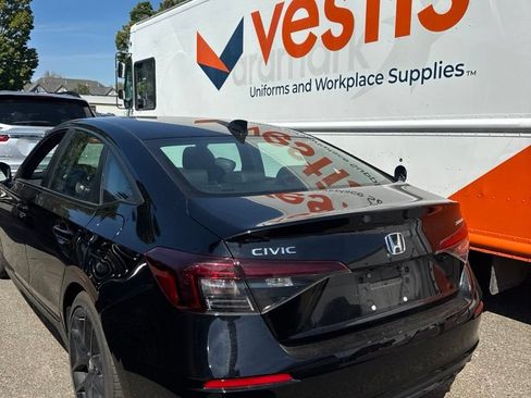 Used 2025 Honda Civic Sport image 3