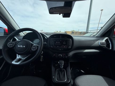Used 2025 Kia Soul LX w/ LX Technology Package image 31