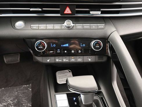 New 2026 Hyundai Elantra Limited FWD image 20