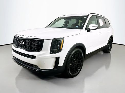 Used 2022 Kia Telluride SX w/ SX Prestige Package AWD/4WD image 3