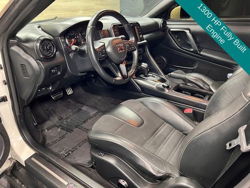 Used 2020 Nissan GT-R Premium w/ Premium Interior Package AWD/4WD image 3