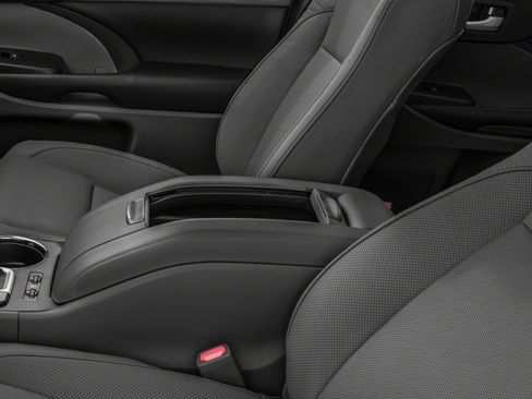 Used 2018 Toyota Highlander Limited Platinum image 12